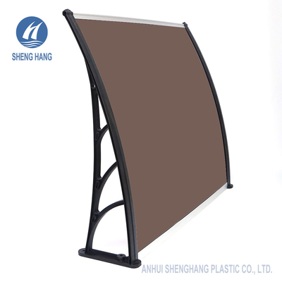 Brown curvó el toldo del policarbonato con el metal acorcheta el artículo impermeable